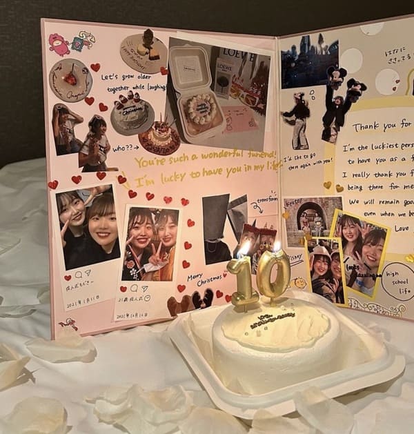 青春の思い出いっぱい📒⁡ 卒業前の思い出や誕生日のお祝いに🥂 手作りの『JKアルバム』を紹介💕 ⁡色紙やノート、プリ帳などなど色んな作り方があるよ!! みんなでお揃いにしたり、レースやラメで装飾したり可愛くデコってお友達と一緒に盛り上がろう💖🎶 ⁡ みんなも