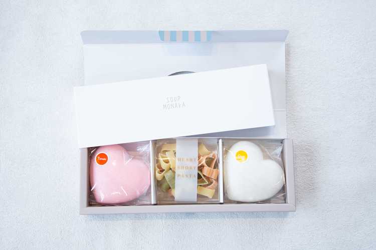 産休前にもらって嬉しいプレゼントは？あげる際のマナーや相場についても解説します – Onnela オンネラ 暮らしに『楽』を、家族にワクワクを