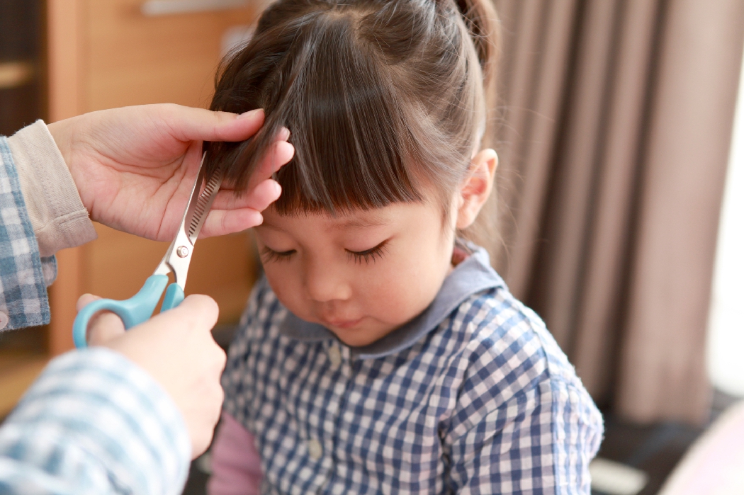 子供 女の子 の前髪の切り方カットの仕方・セルフカットのコツヘアスタイル・髪型All About