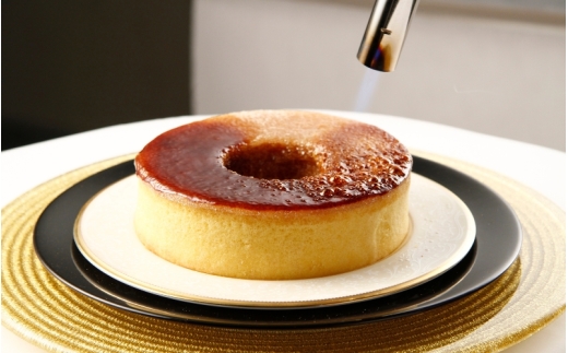 離婚後、家族戸籍に戻れず孤独 人生どん底芸人が大阪名物マダムシンコ女性会長と“マッチング”ABCマガジン