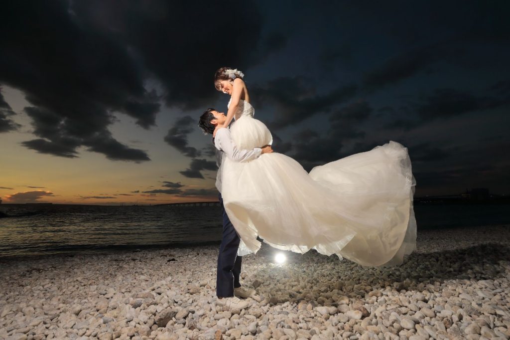 川口イッサ おんなのこイラストポーズ集」特典キャンペーンのお知らせ - 株式会社ホビージャパン