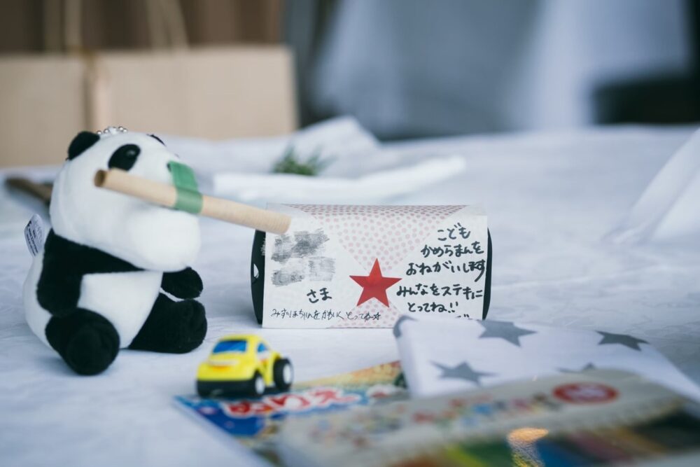 子連れ結婚式 結婚式のキッズゲストへ「気が利く！今までになかった！」キッズおもてなしギフトを販売いたします！株式会社エーキューブのプレスリリース
