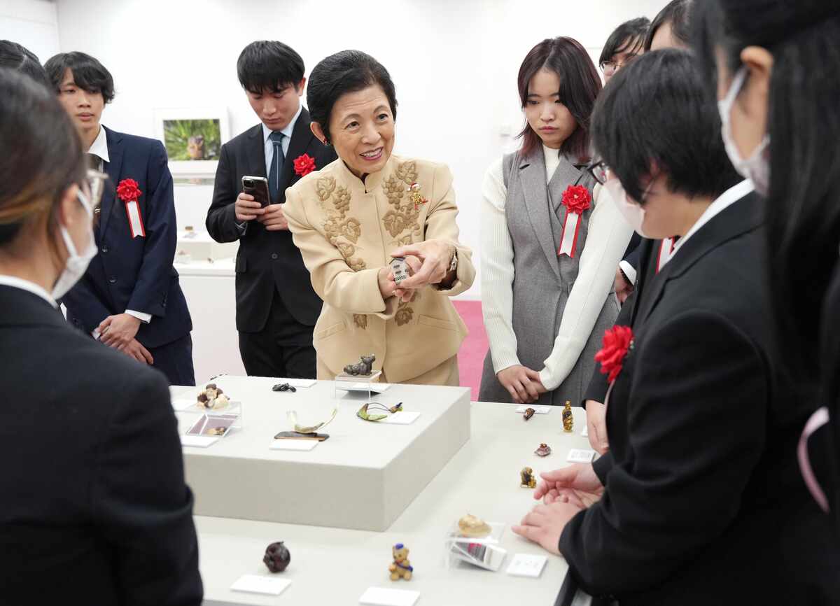 英エドワード王子＆ソフィー妃が大阪万博を訪問、鮮やかなドレスで高円宮妃久子さまと笑顔で再会25ans ヴァンサンカン- Yahoo!ニュース