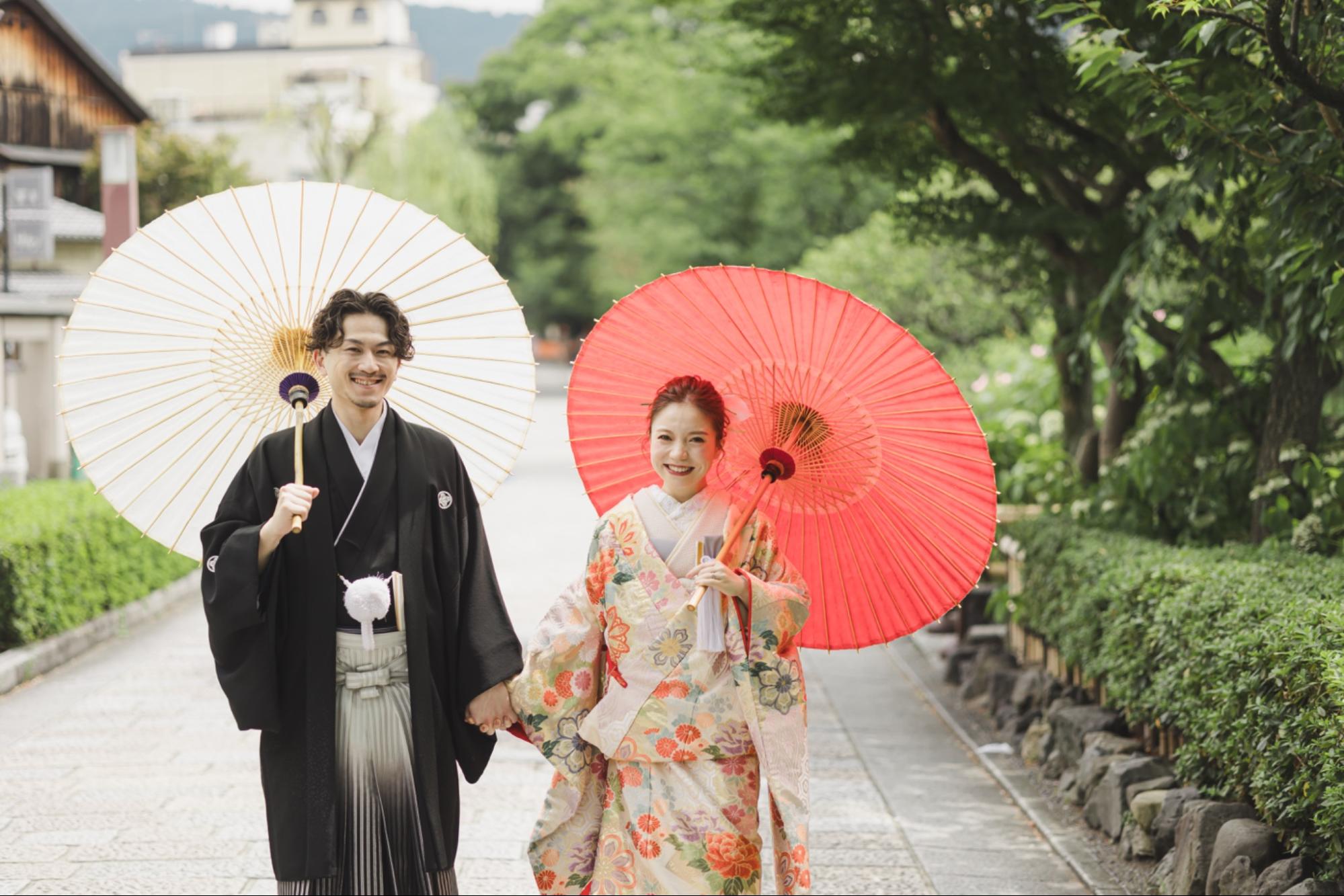 和装限定 おしゃれな前撮りのポーズを19種類紹介！撮影時のポイントについても解説結婚式前撮り・フォトウェディング専門のスタジオフォトパーク