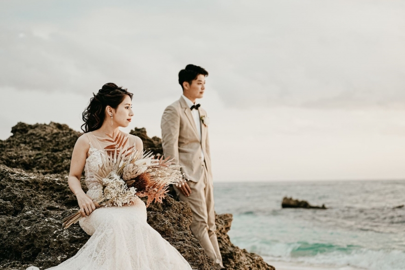 楽天市場 ウエディング ドレス フォトウエディング シンプル 袖なし パーティードレス カジュアル ビーチフォト カジュアル ロング丈フォトウエディング 花嫁ドレス 前撮り 後撮り ファスナー ナチュラル ボタン 撮影 海外挙式 街歩き 披露宴 結婚式 演奏会 発表会 海外