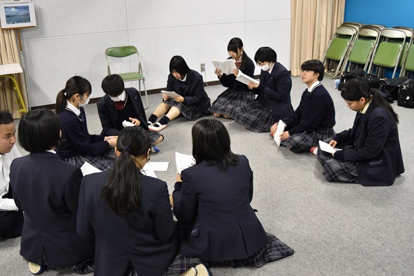 今週の注目記事】パンチラスポット京都駅 女子高生も思わず「キモい…！」、盗撮犯うじゃうじゃ…犯行見抜く「プロの目」（4/5ページ） -