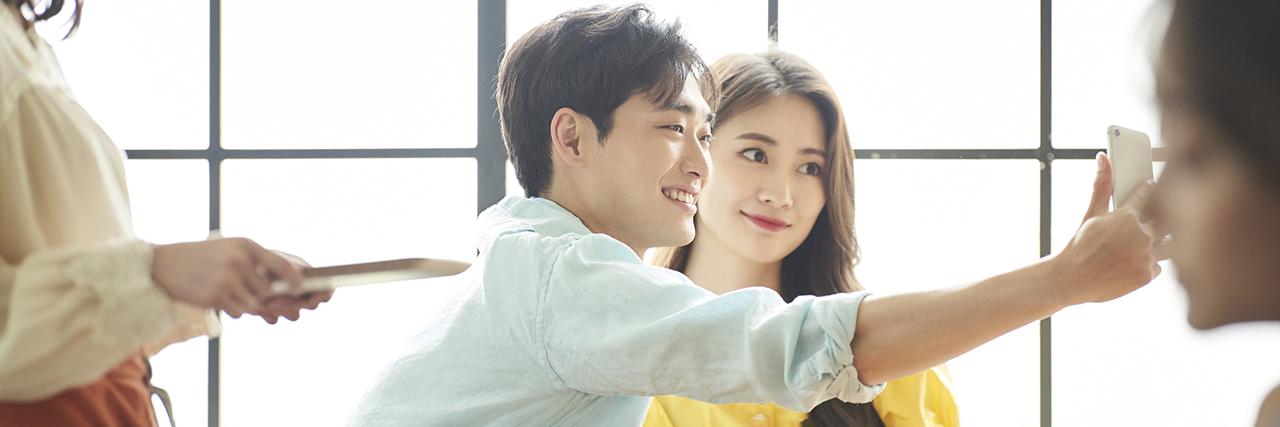 エモい夜景で楽しむカップルの日常 写真集TikTok