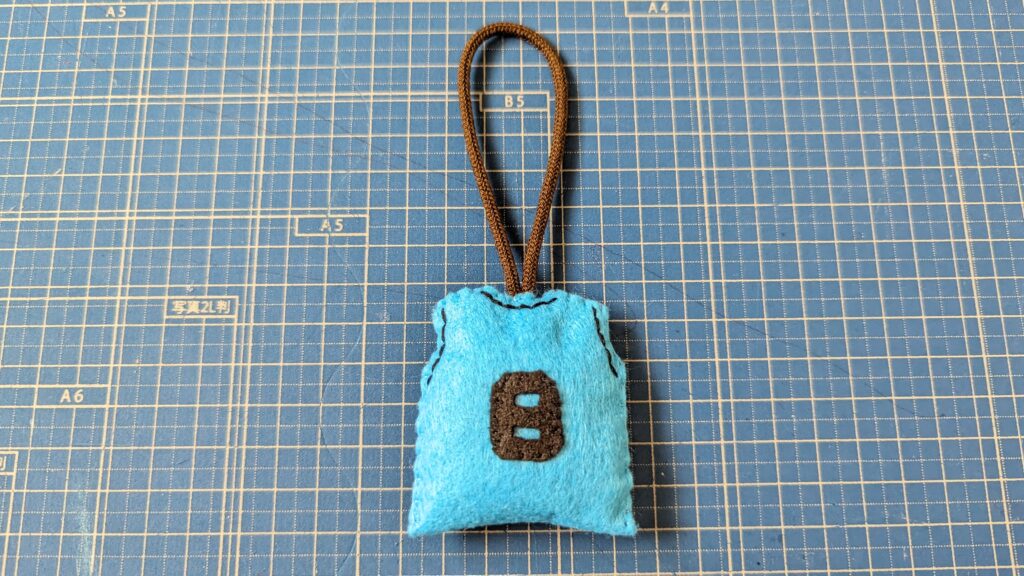 フェルトで作るお守り バスケ部無料型紙＆作り方 手作りおままごと手芸＊あまなつのフェルトキッチン＊