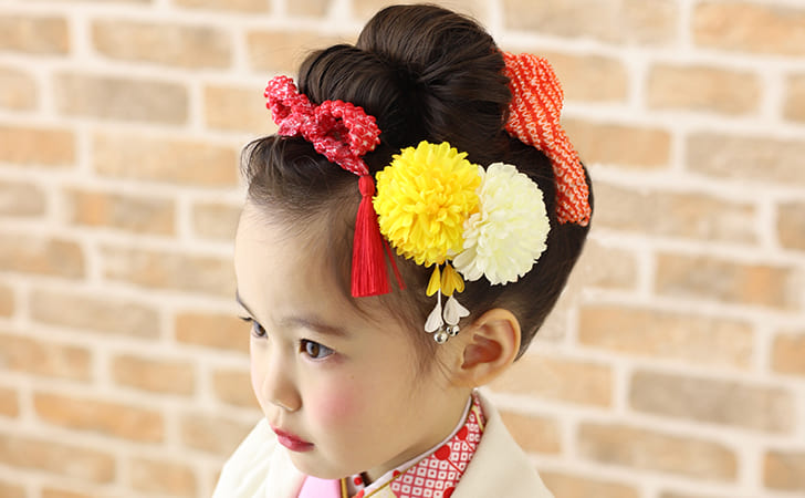 ミディアムヘアの七五三写真の髪型をご紹介！お家で簡単セット方法も伝授おすすめの写真スタジオが見つかる写真館アワード