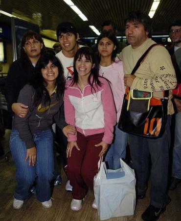 最高のお手本」ソシエダ加入の久保建英が日本の血を引く名手ダビド・シルバとついに対面！「弟子入りじゃ」「激アツすぎる」 - 超ワールドサッカ