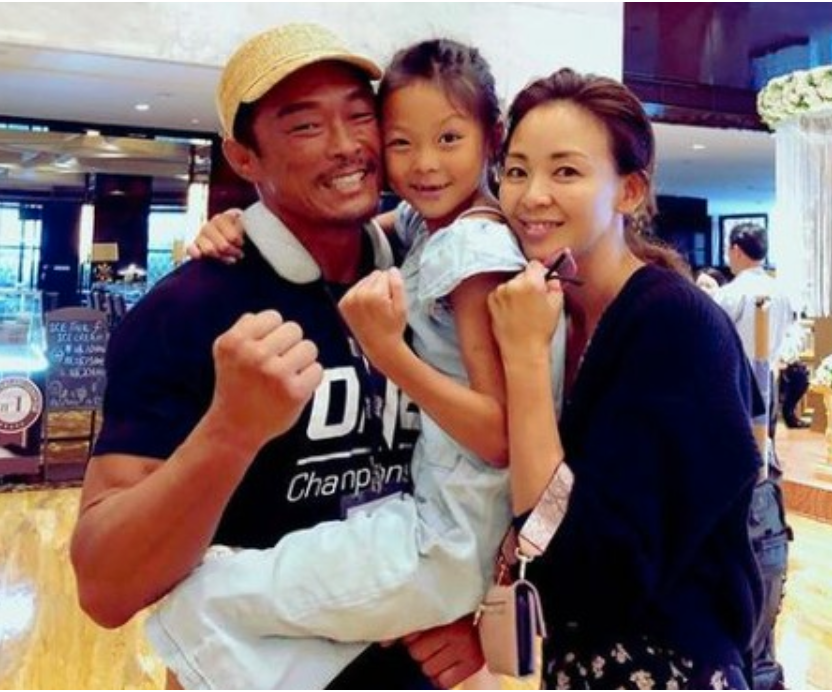 粗品とのウエディングフォトを妻・秋山衣梨佳が公開 結婚式当日に撮影エンタメ総合ABEMA TIMESアベマタイムズ