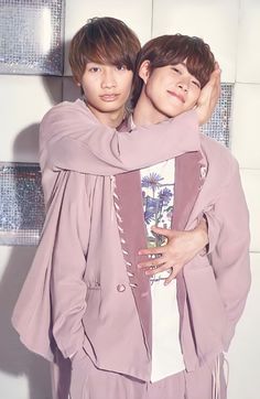 🩷💚写真公開 📻 なにわ男子 冠レギュラー番組 『 なにわ男子の初心ラジ 』6 21放送169 出演🩷道枝駿佑💚大橋和也伝言板🧡大西流星💙藤原丈一郎写真：番組公式Xよりなにわ男子の今日の予定・速報 ▷ @728_info ストーリーズへなにわ男子NaniwaDanshi