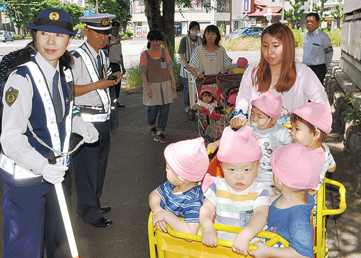 キンキンのかき氷で暑さしのぐ 関の中濃保育園児：中日新聞Web