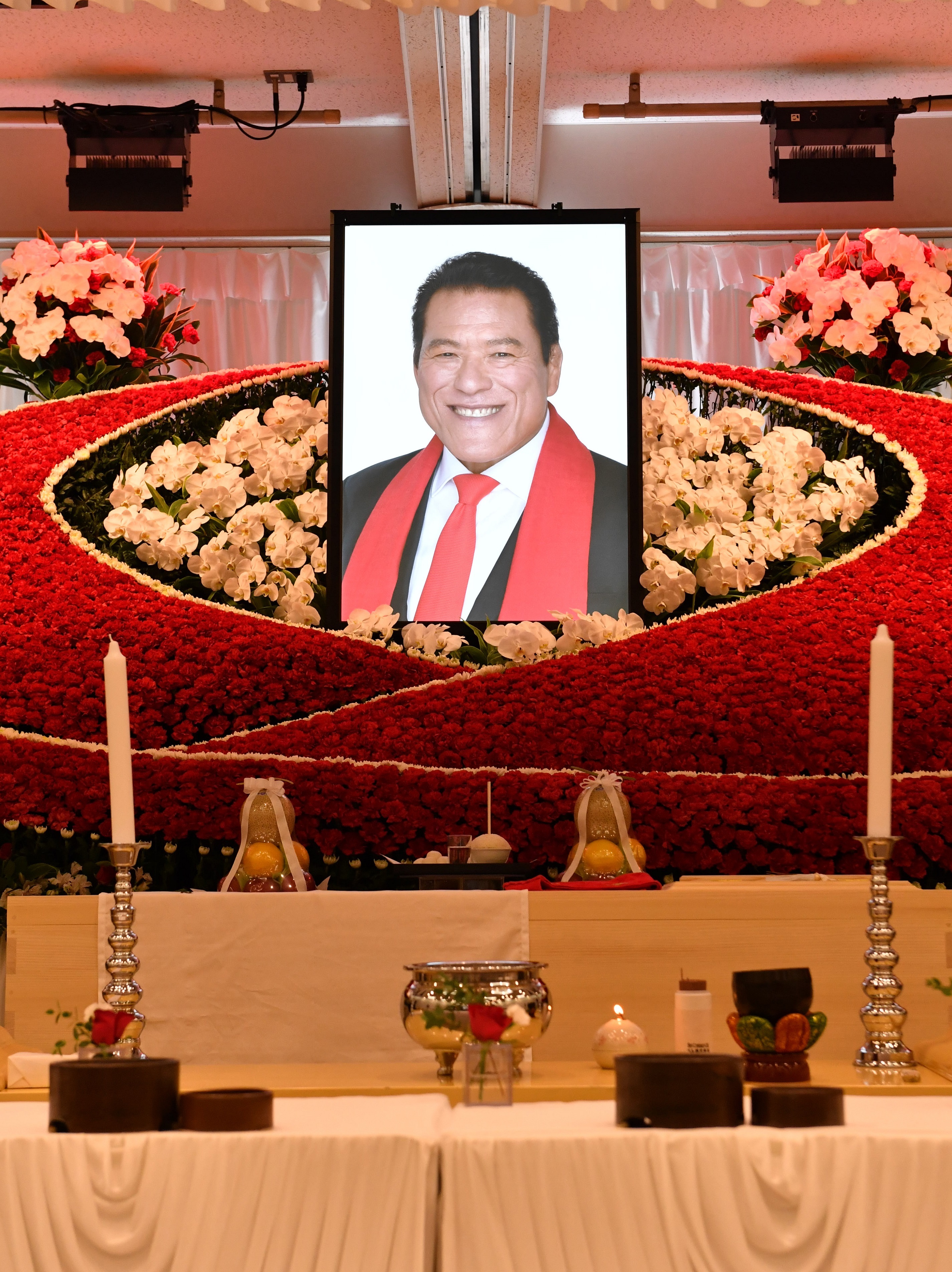 猪木さんの遺体が安置所へ 海外在住の家族帰国を待ち、家族葬の予定 - スポーツ報知