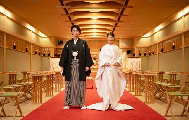 大人花嫁がトキメク♪ 和風モダンなテーブルコーディネートや装花でオリジナルの結婚式をマイナビウエディング プレミアムヴェニュ