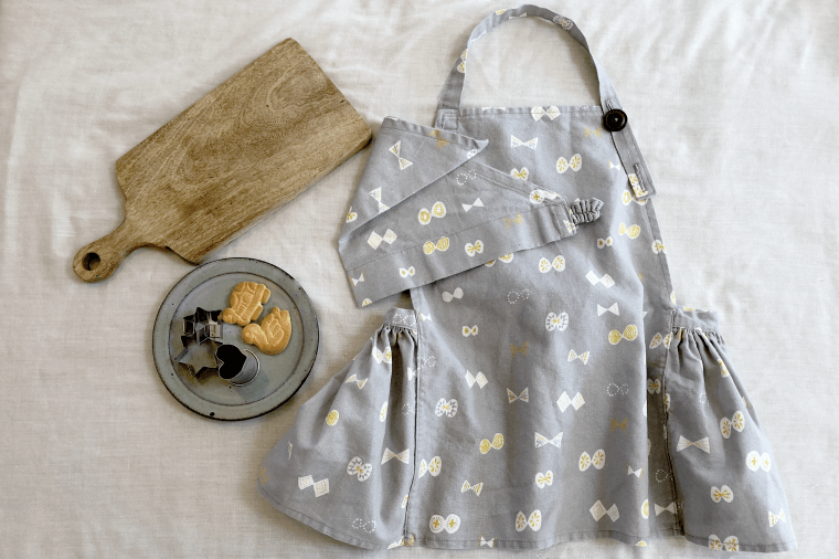 子供が着やすいゴム首のエプロン 作り方- 日がな一日 手仕事