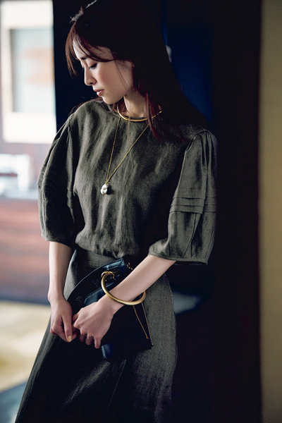 ホテルディナーで浮かないおすすめの服装43選気になるマナーと上品こなれコーデ例Oggi.jp