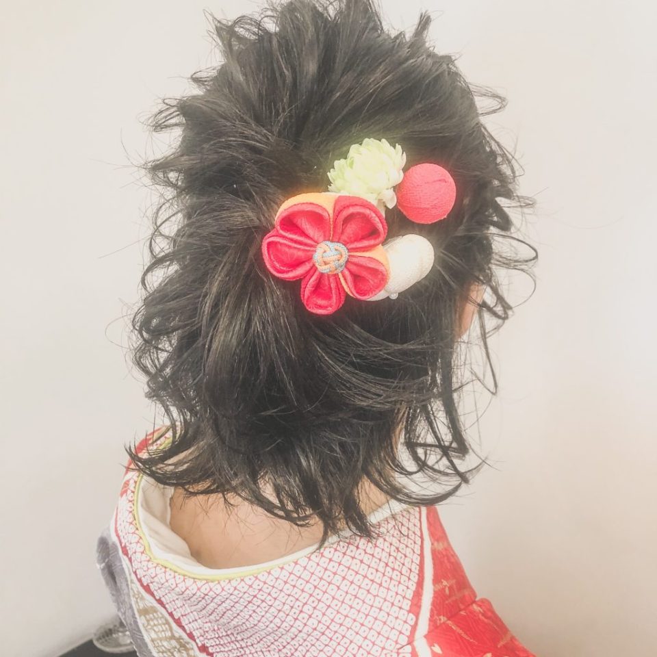 卒業式ヘアアレンジ クラシカル丸型×ミディアムの20代-30代に