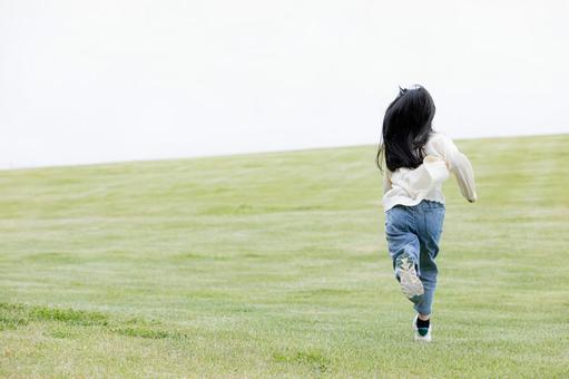 走る少年少女後ろ姿イラストのイラスト素材86150303- PIXTA