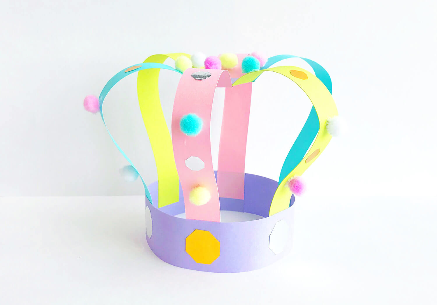 キラキラおりがみ王冠の作り方