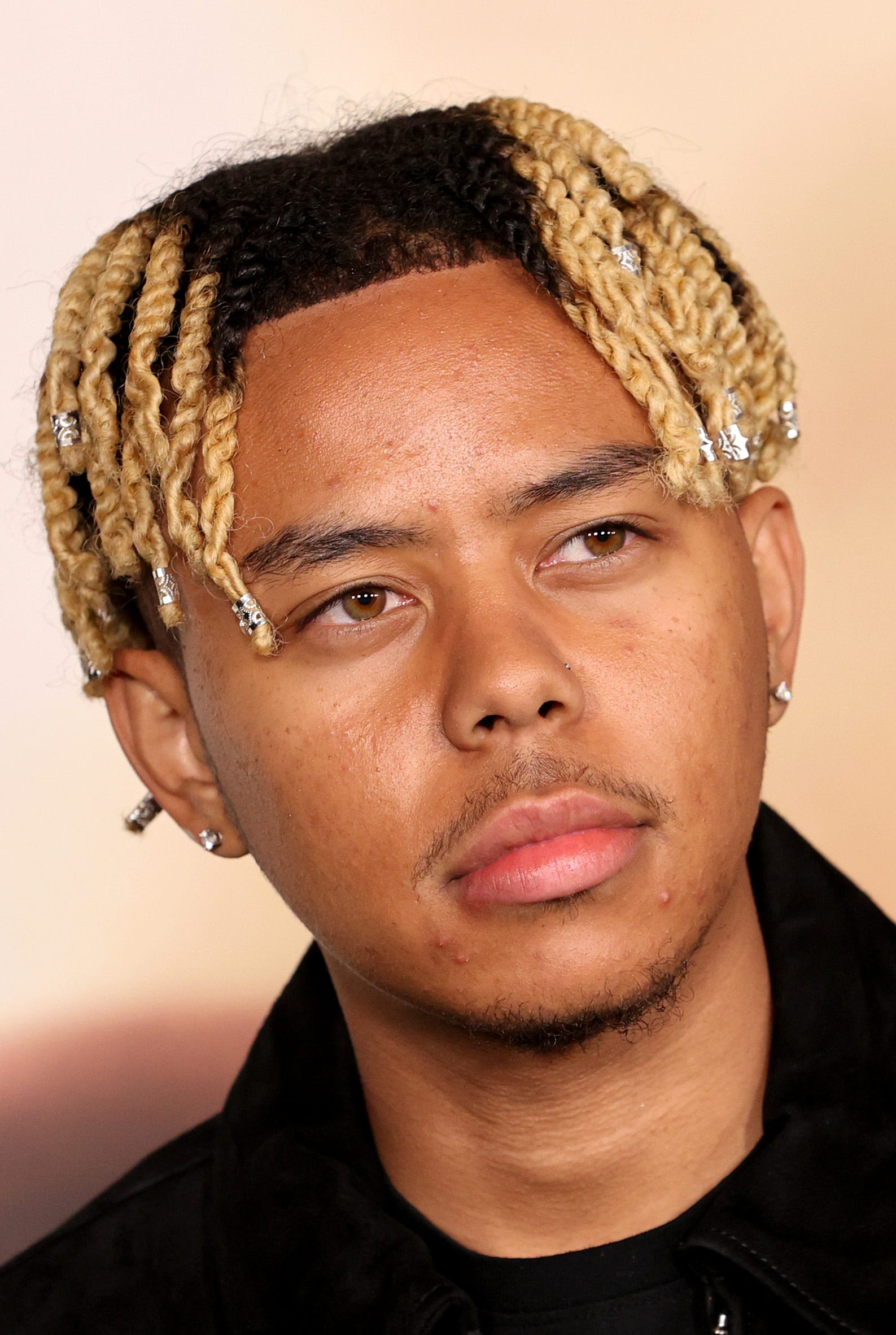 FC.FERVOR - フェルボールで二年間コーチの勉強をし、今は滋賀県を中心に頑張っている、元ガンバ大坂の田村忠義くんの結婚式に来ています。琵琶湖のほとりの美しいホテルで二人は輝いています。御幸せに！Facebook