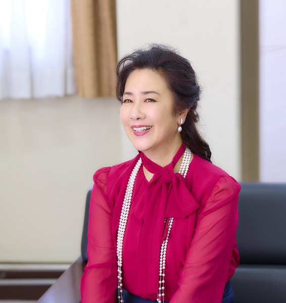 考える力、切り拓く力をこの先も育てていきたい 校友・名取裕子さんアオガクプラス