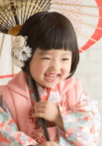七五三 3歳女の子の髪型どうする？かわいいヘアスタイル・髪飾りの選び方 2025