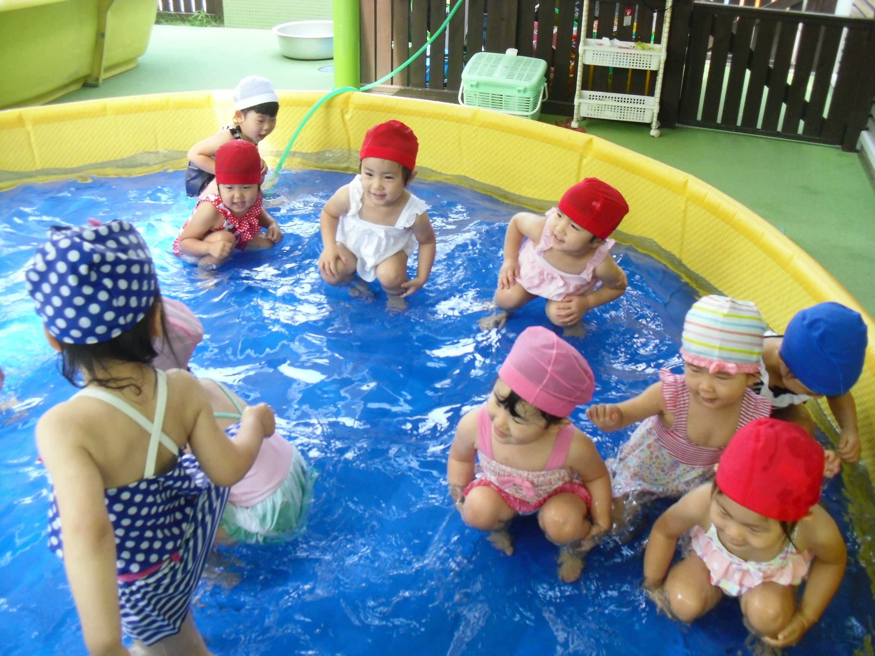 プール遊び気持ち良い〜♪ - 宝林保育園 岐阜県大垣市
