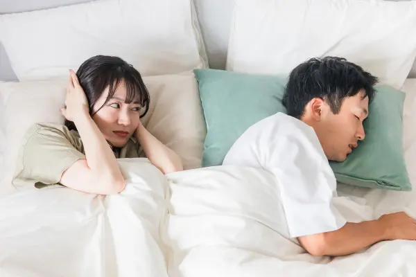 カップルで寝るベッドの大きさは？選ぶポイントとおすすめ商品15選 - 暮らしのデザイン