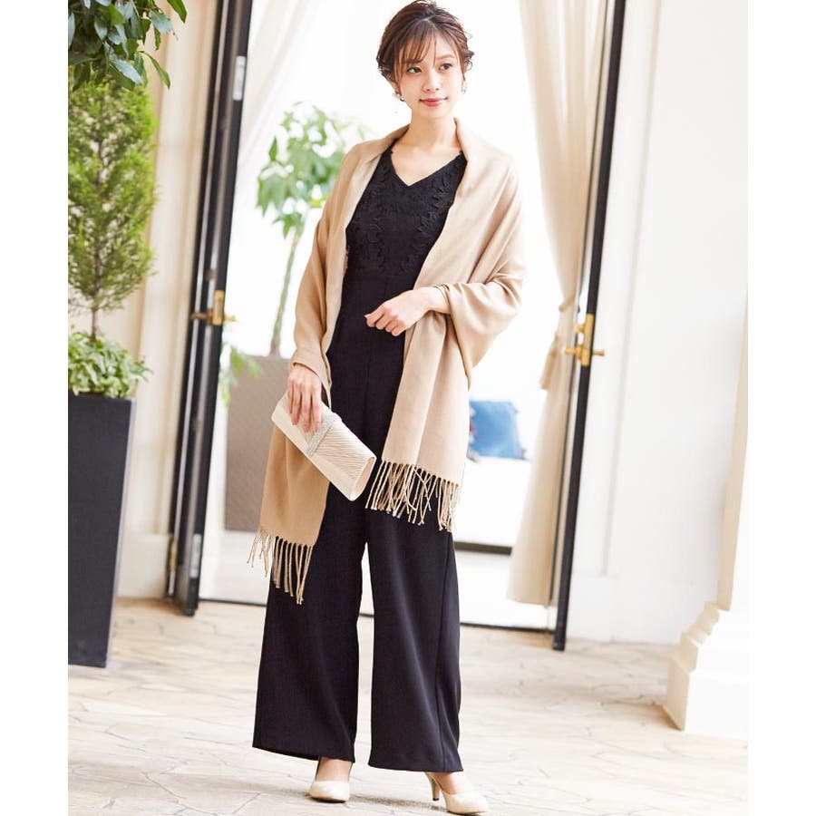 結婚式のお呼ばれにボレロやショールはダサい？羽織るものはどうする？OYOBARE 結婚式のパーティードレスを探すなら