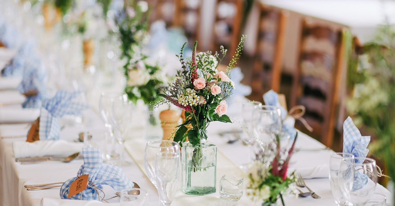 花嫁節約術 結婚式の装花は最低ランクでもいい？相場から節約方法まで徹底解説