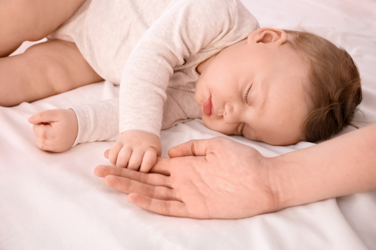 おくるみの巻き方 : 生後1ヶ月の新生児の寝かしつけに役立つおくるみの巻き方ガイドStella Mimore ステラミモア