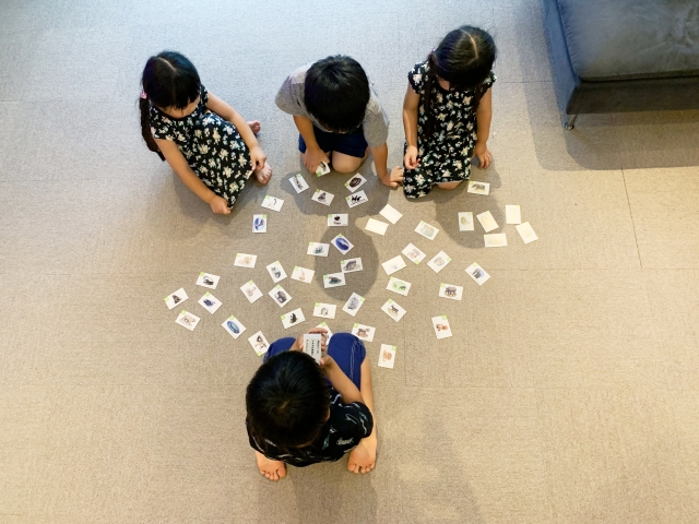 家の中でできる遊び15選面白い室内遊びで娘たちと雨の日も楽しく過ごす - mochi live