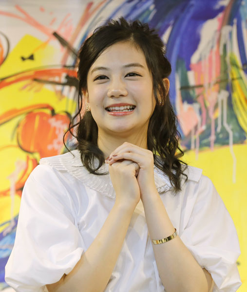 写真4ページ目 “月給43万円”幸福の科学・千眼美子28歳が消えた!? 大川隆法総裁は生前「実の娘でないにもかかわらず、調子に乗っている」文春オンライン