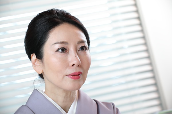 昔の母の画像を見せてもらうと 母の姿に「美人さん」「めちゃくちゃ綺麗」の声 – ほ・とせなNEWS