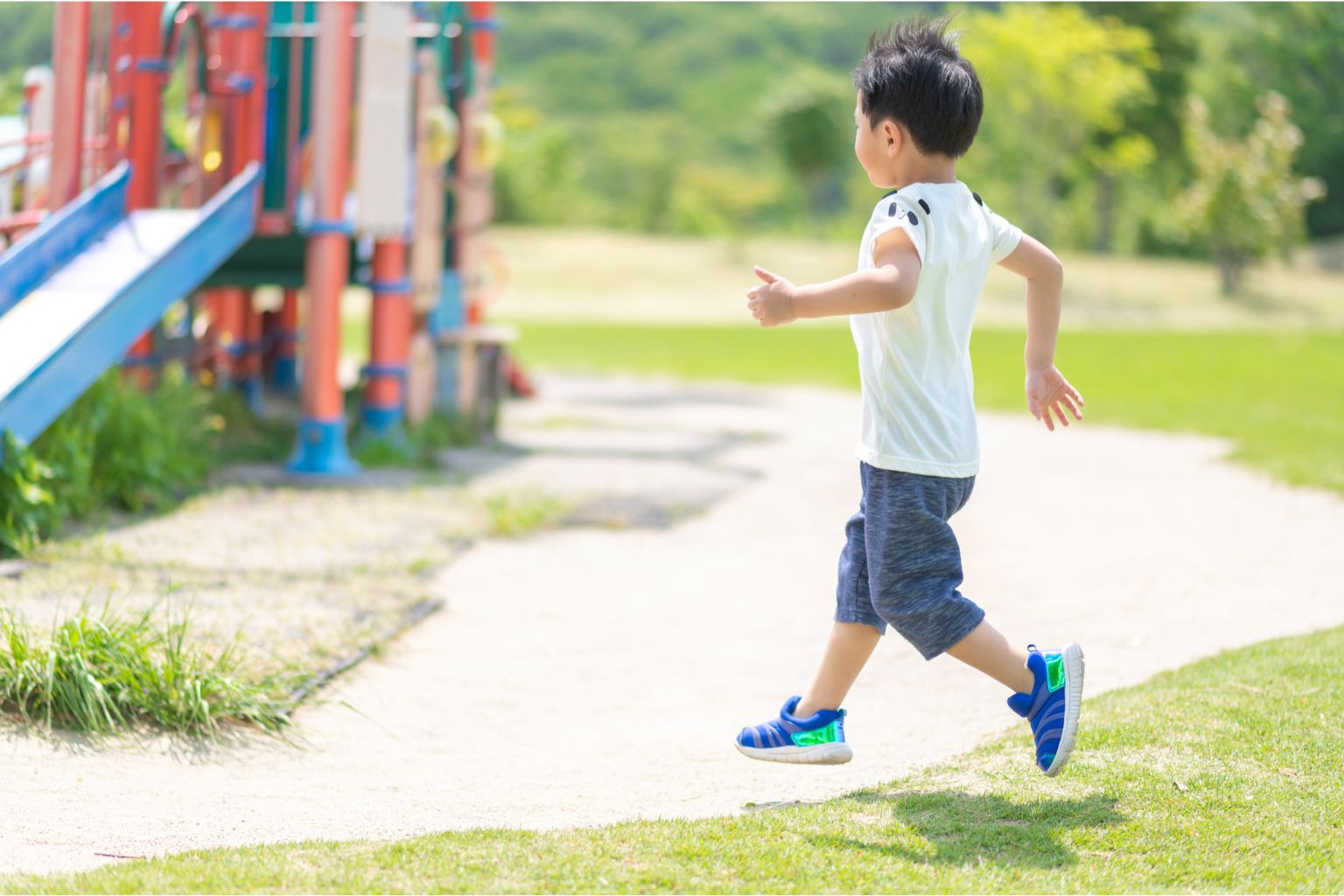 小学生以下の子どもに適した夏の遊び方とは？保護者の方への注意点もご紹介安全な大型エア遊具・ふわふわのレンタル イベント企画から運営までサポートする株式会社Teals