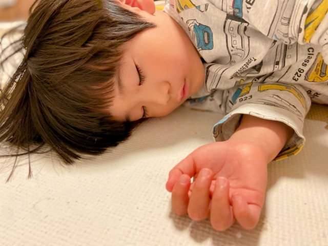 お金があれば 」動けなくなった父。すると母が口にしたのは幸せ恐怖症を知っ ベビーカレンダ