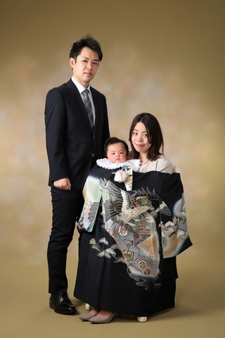 お宮参りの着物は誰が買う？費用目安やその他に必要な費用をチェックこども写真館スタジオアリス写真スタジオ・フォトスタジオ