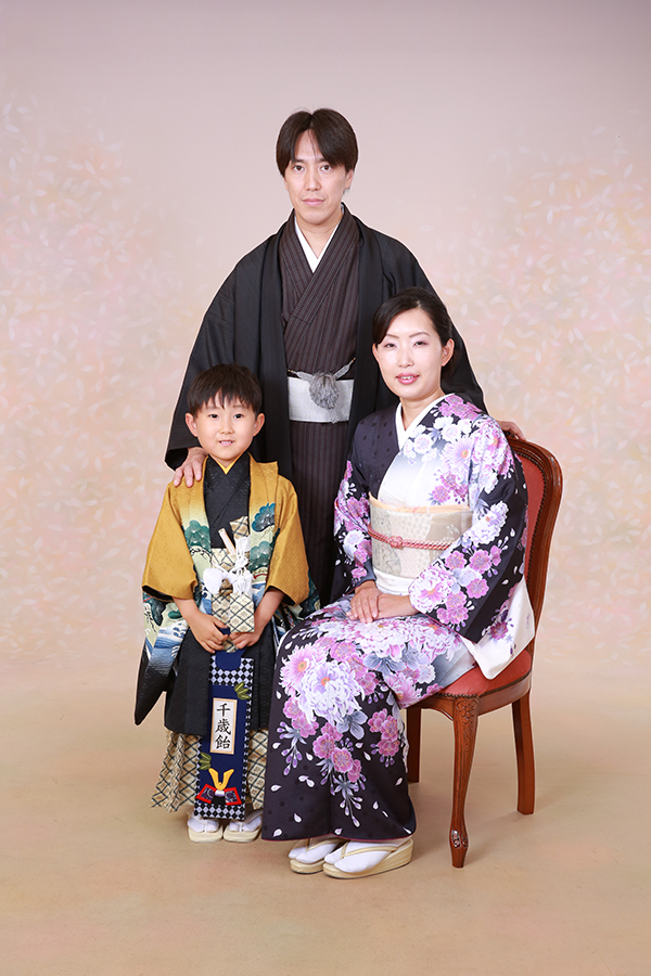 着物で家族写真を撮ろう！フォトスタジオ ワンライフ