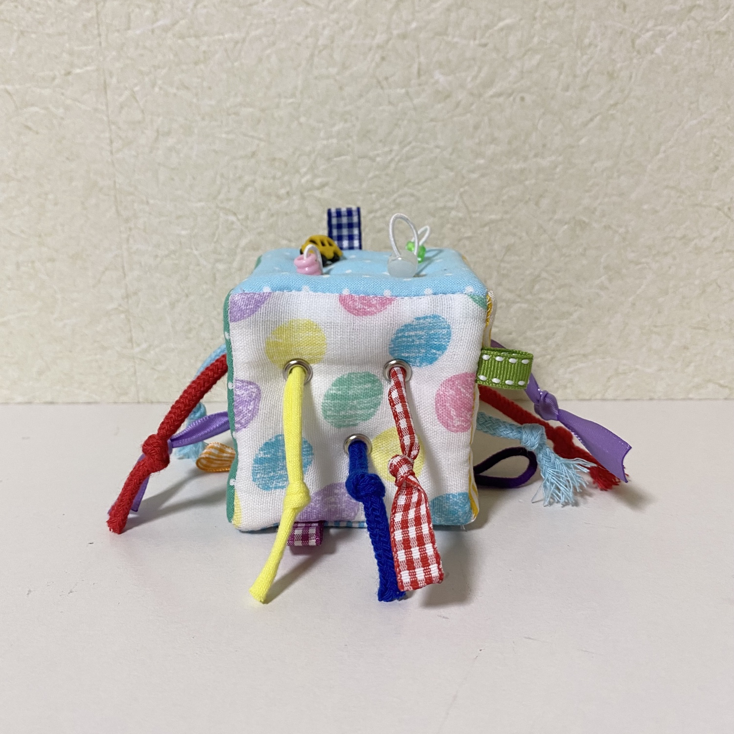 楽しい！ひっぱるBOX★布ボール★赤ちゃんおもちゃ★鈴入り