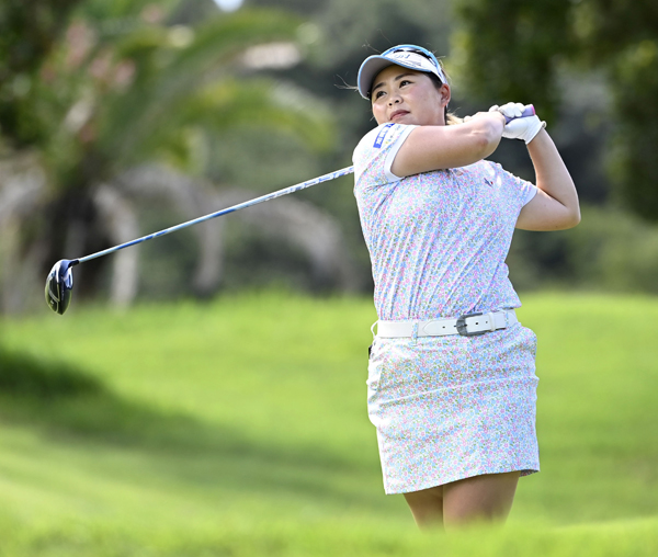 東浩子は同世代プロを率いる「アズマ軍団」のキャプテンゴルフ日刊ゲンダイDIGITAL