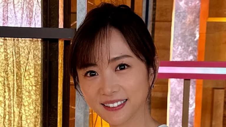 高島彩 眼鏡姿で子どもを抱っこする姿に「こんなママになりたい」の声 - エンタメ - ニュース クランクイン