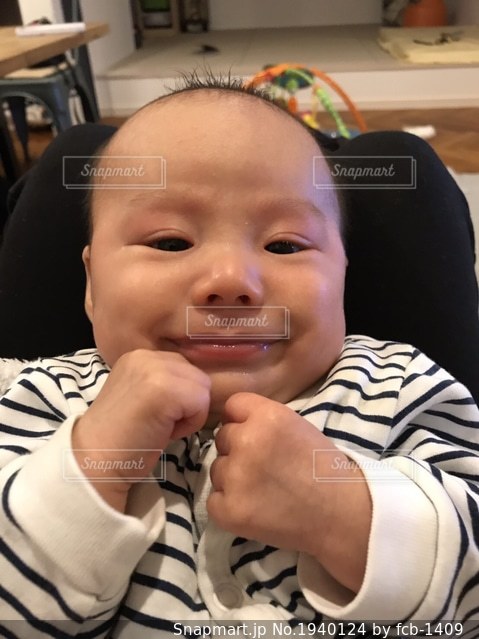 赤ちゃんはなぜ笑う？笑顔のメカニズムと赤ちゃん を笑わせる方法子供英語タイムズ 公式 「ディズニー英語システム」 DWE 子供・幼児英語教材ワールド・ファミリ