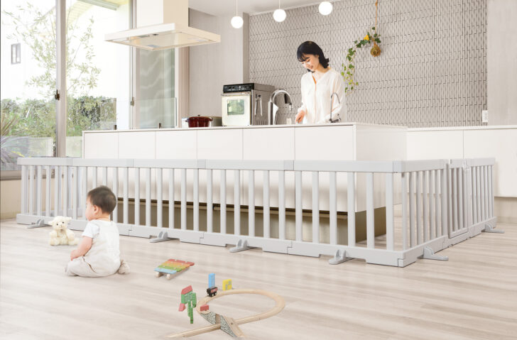 狭いリビングこそベビーサークルは必要？ おすすめタイプやメリット・デメリットを解説 - AQレントマガジン