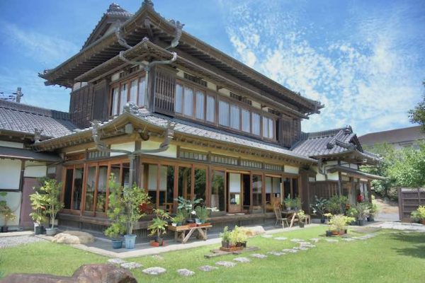 古民家ウェディング アットホームな結婚式の新定番！自然と調和した古民家の演出10選！22 