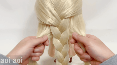 エルサの舞踏会風編みスタイルギャラリーこども専門美容室チョッキンズキッズサロンCHOKKIN'S