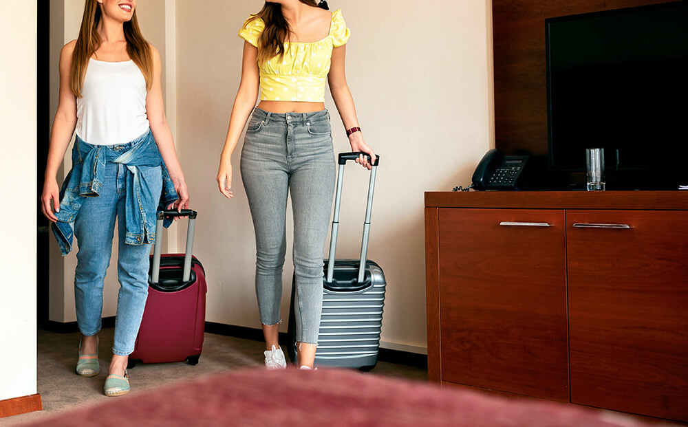 ディズニー 学生必見!!意外と安くてびっくり!!カップルで行くお泊まりディズニー♡ お泊まり