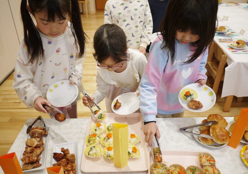 製作・アイディア 保育園でお店屋さんごっこ！ みんなで作る食べもの屋さんアイディア3選保育士を応援する情報サイト 保育 と暮らしをすこやかに ほいくらし