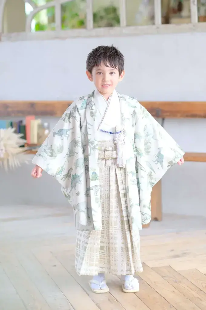 七五三 ５歳 男の子 着物レンタル d5630 袴レンタル 753フルセット 貸衣装 卒園式 子供着物 2023 七草祝い 「ジャパンスタイル」青地モダンに飛翔鷹-貸衣裳ぽえむ本店