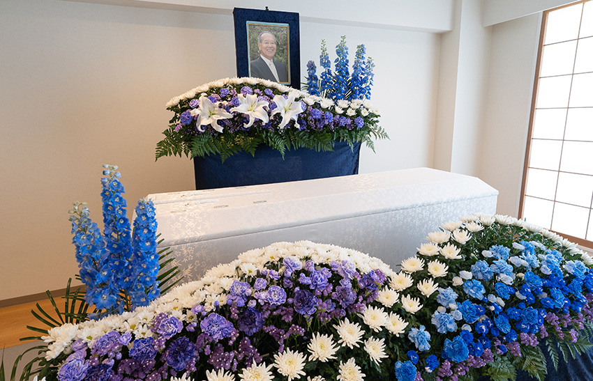 プリザーブドフラワーで作る仏花とは？ お供えのお花が傷まないプリザミーマ